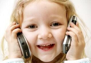 儿童手机因静电放电频发质量问题危害儿童听力健康